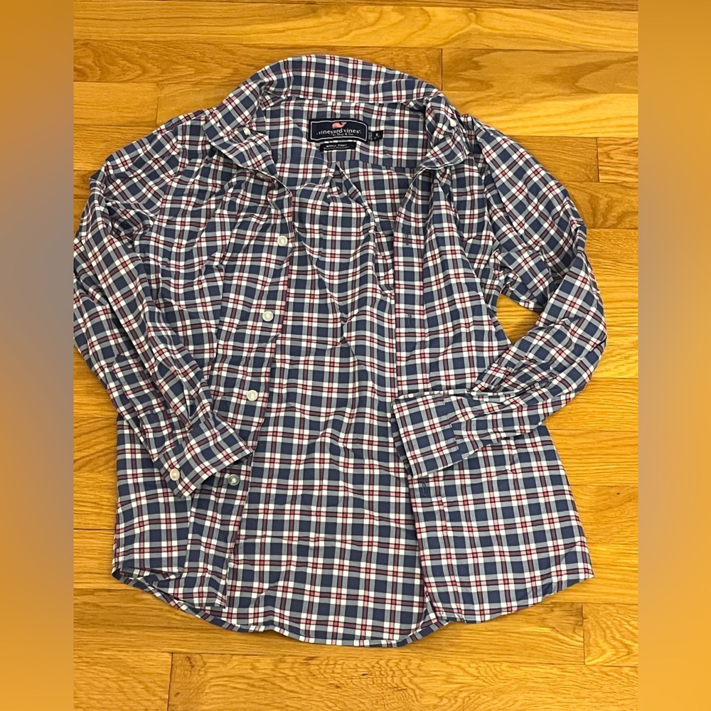Boys Vineyard Vines performance shirt, size Small (8-10)Navy and Red Plaid Shirt